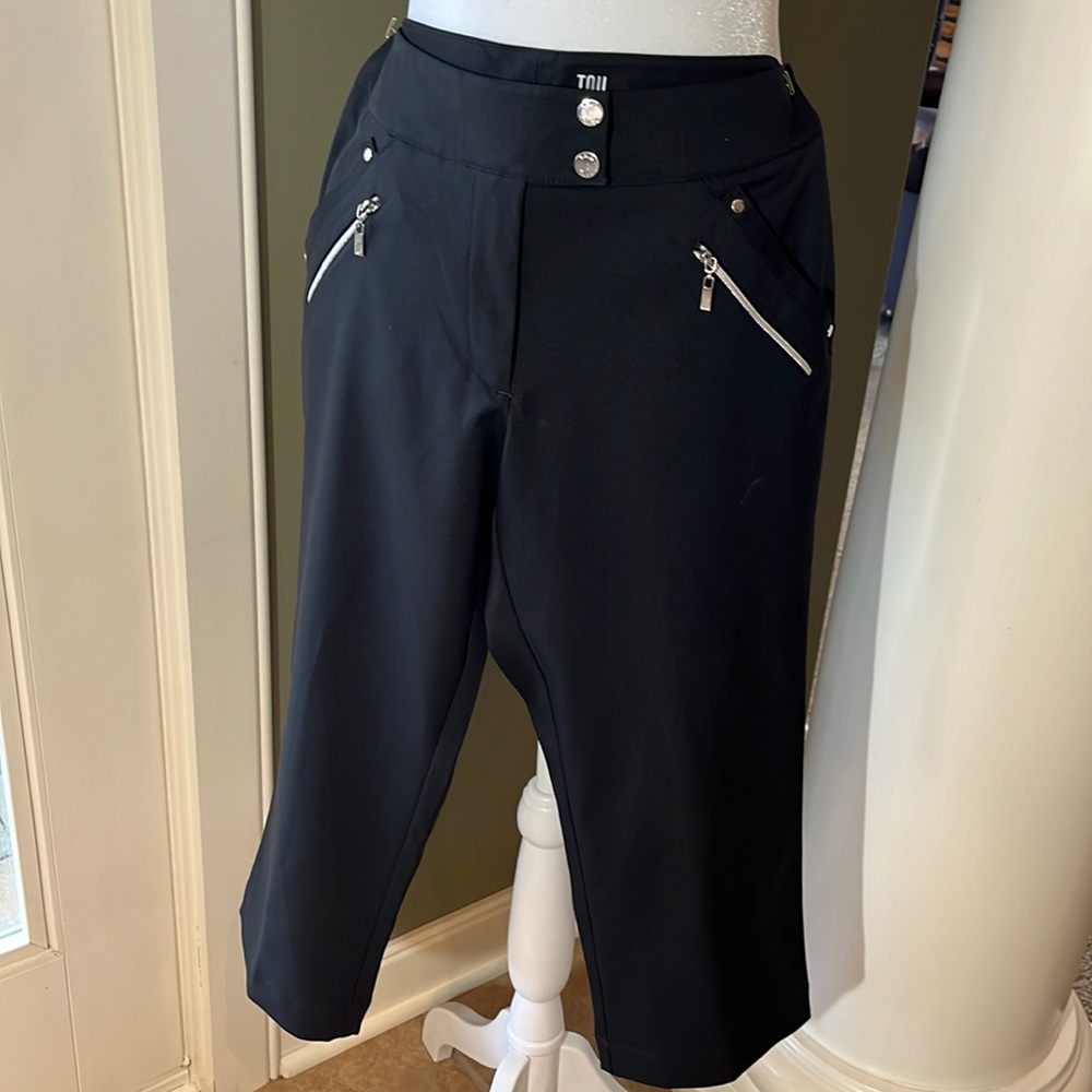 TAIL black cropped pants. Size 2.